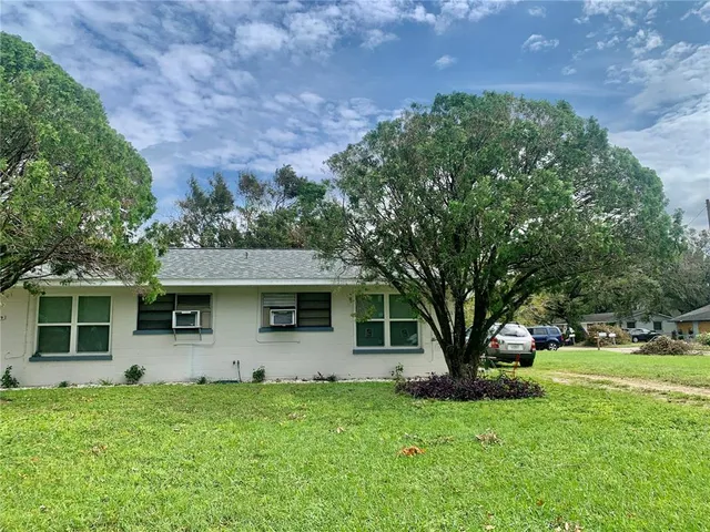 $1,350 | 219 21st Street East, Unit B, Bradenton, FL 34208