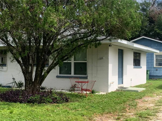 $1,350 | 219 21st Street East, Unit B, Bradenton, FL 34208