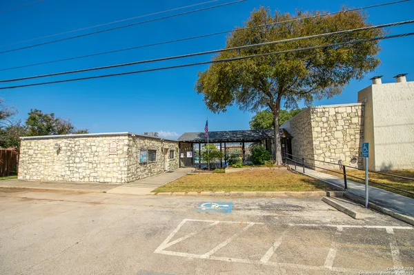 $1,900 | 619 Strings Drive, Unit 619, San Antonio, TX 78216