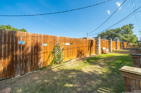 $1,900 | 619 Strings Drive, Unit 619, San Antonio, TX 78216