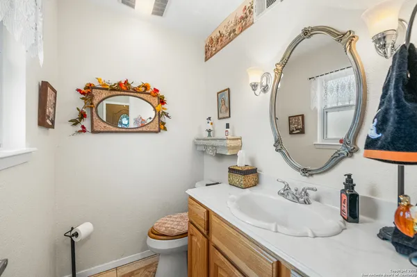 $1,900 | 619 Strings Drive, Unit 619, San Antonio, TX 78216