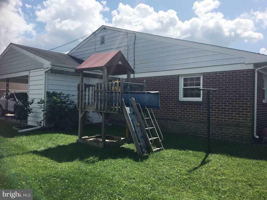 348 George Street Hanover, PA 17331 - Photo 4 of 20 Gallery Image 4