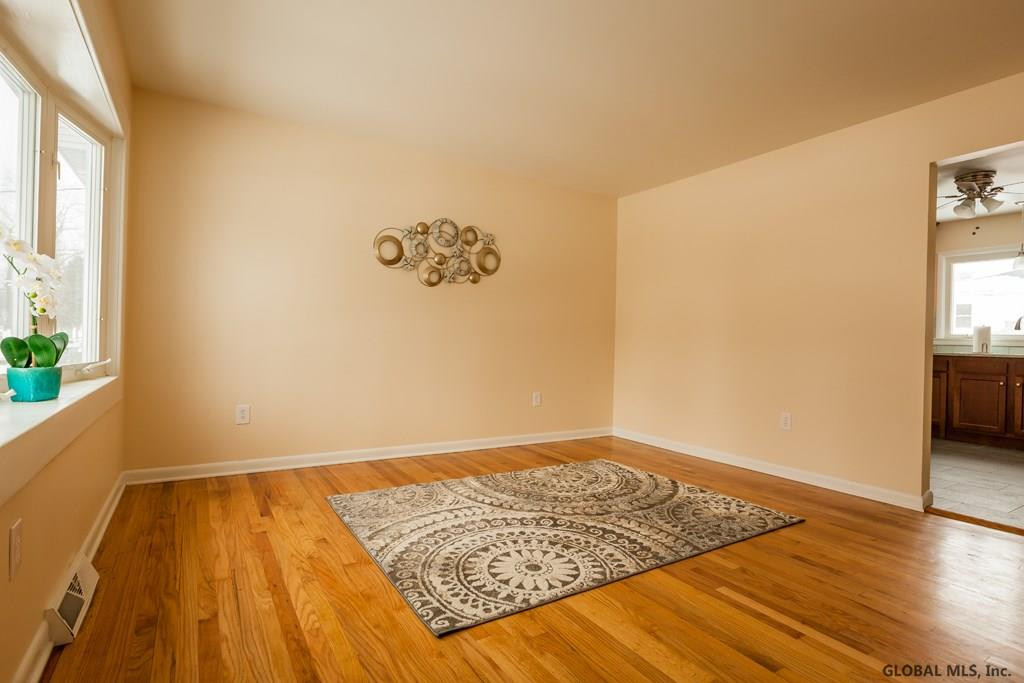 7 Crestone Road Colonie, NY 12205 - Photo 3 of 20 Photo 3