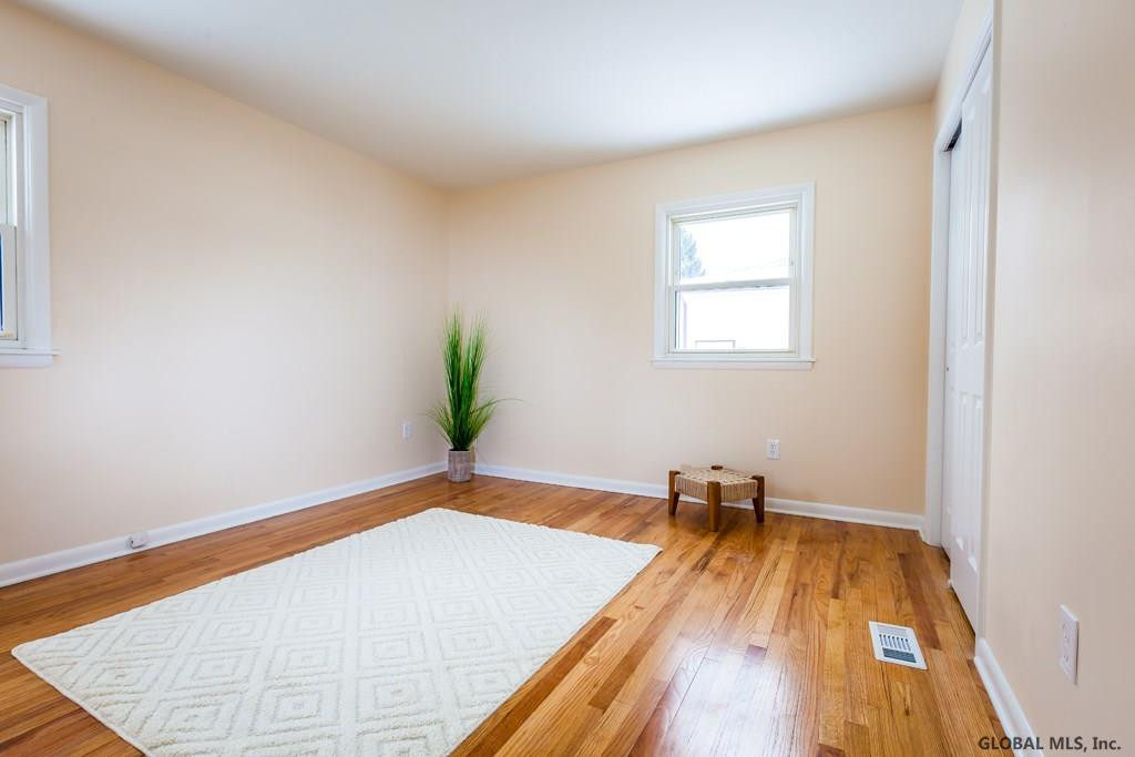 7 Crestone Road Colonie, NY 12205 - Photo 8 of 20 Photo 8