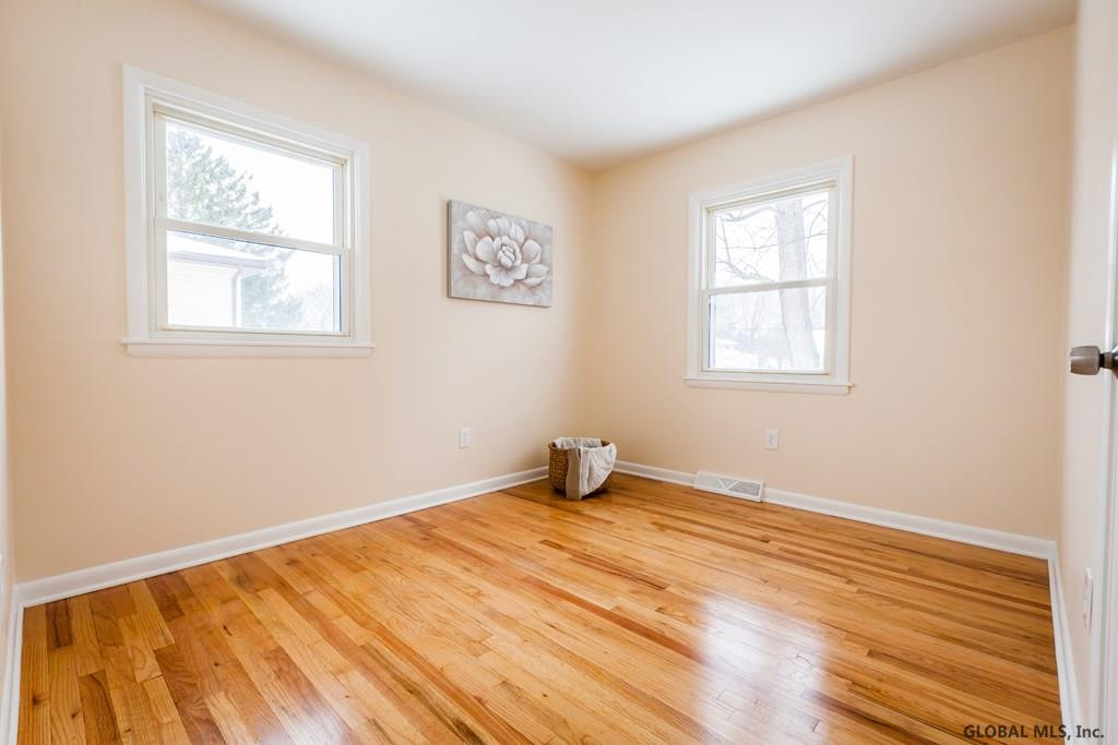 7 Crestone Road Colonie, NY 12205 - Photo 9 of 20 Photo 9