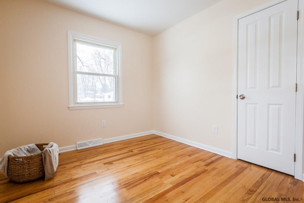 7 Crestone Road Colonie, NY 12205 - Photo 10 of 20 Photo 10