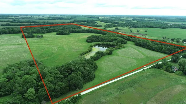 $428,000 | Lone Rock Track, McFall, MO 64657