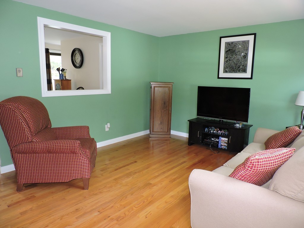 25 Sierra Vista Road Springfield, MA 01128 - Photo 6 of 12
