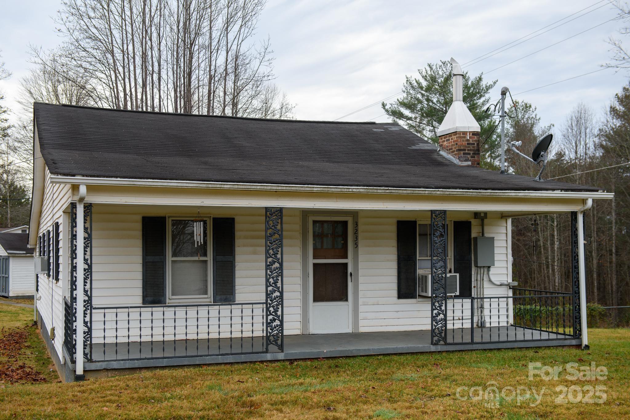 3235 Bee Mountain Road Lenoir, NC 28645 - Photo 3 of 33