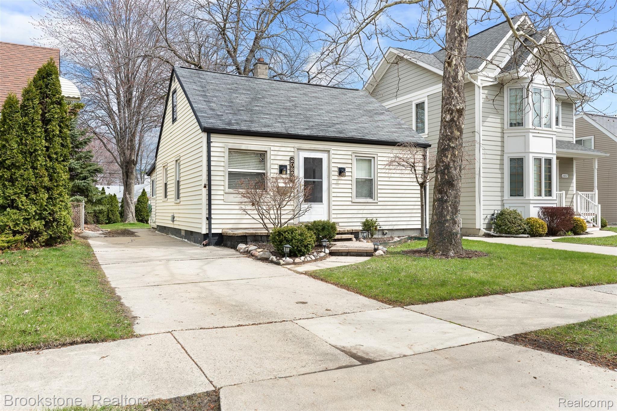 20859 Hampton Road Harper Woods, MI 48225 - Photo 22 of 23 driveway