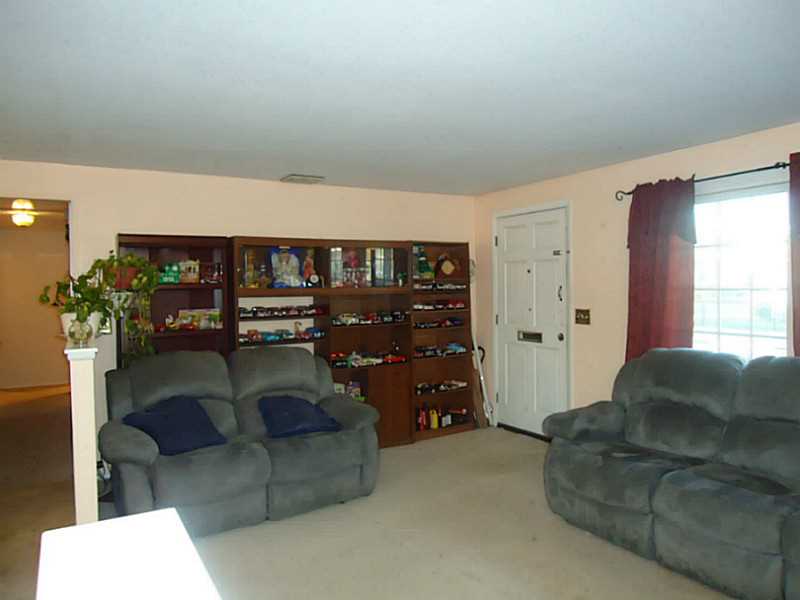 65 State Street Pawtucket, RI 02861 - Photo 11 of 22 Living Room.