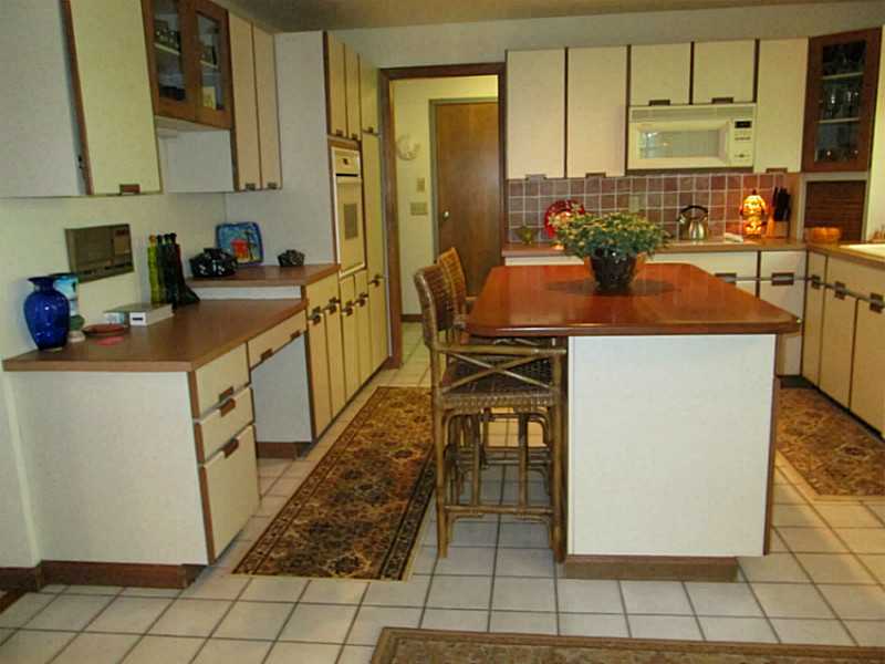 35 Wilbur Road Lincoln, RI 02865 - Photo 12 of 25 Kitchen.