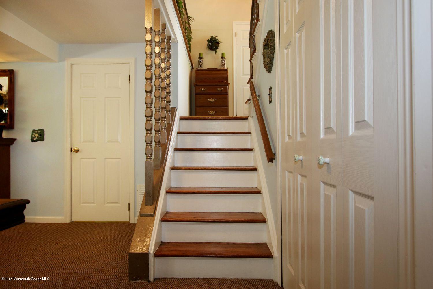 109 Jumping Brook Road Middletown, NJ 07738 - Photo 22 of 26 FOYER