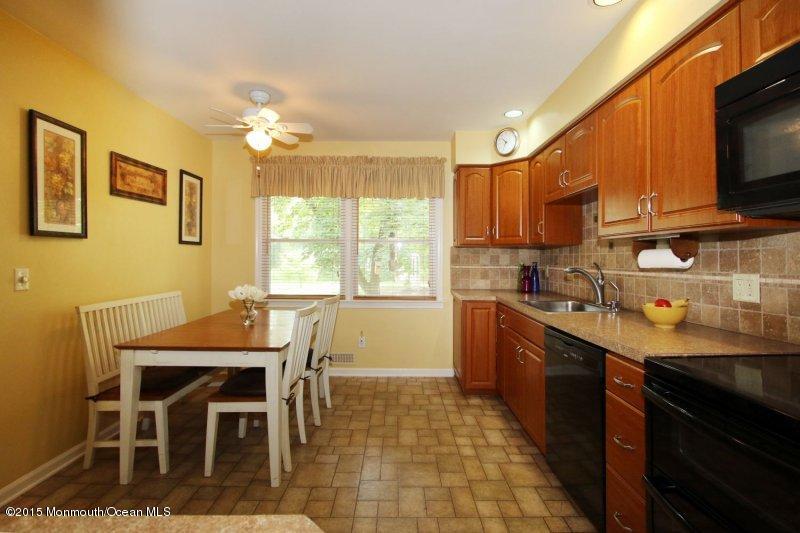 109 Jumping Brook Road Middletown, NJ 07738 - Photo 7 of 26 EAT IN