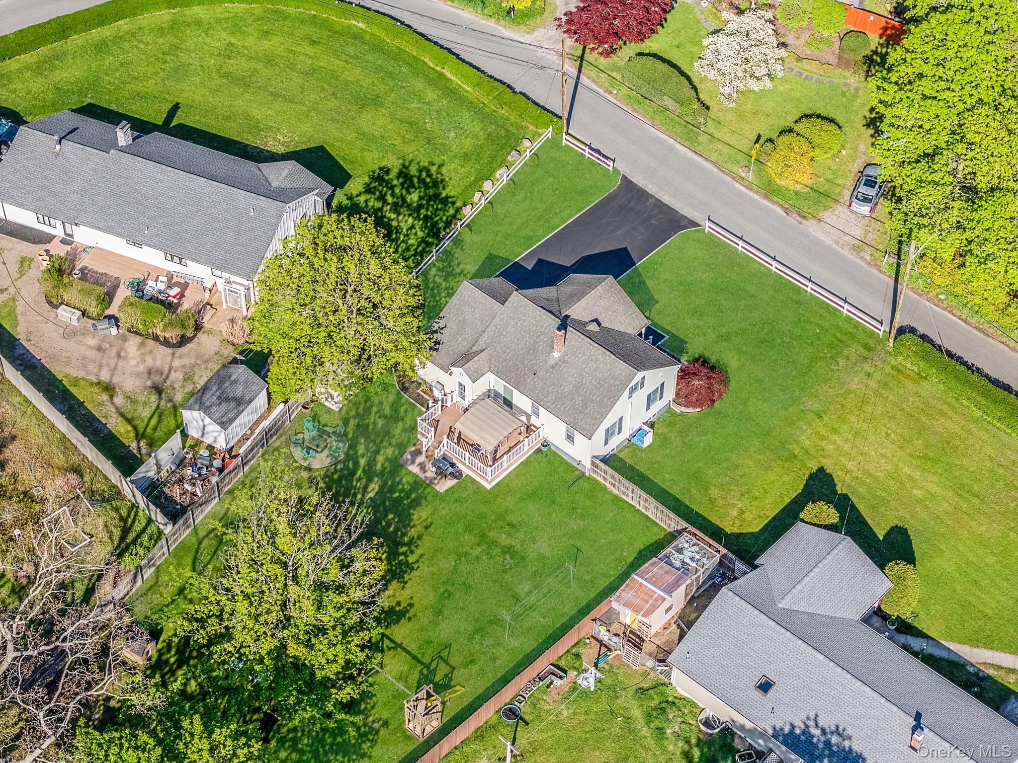 66 Hedge Road East Patchogue, NY 11772 - Photo 5 of 32