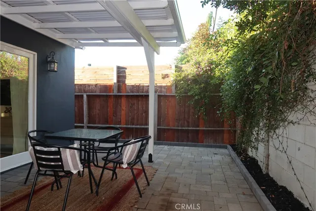 $2,300 | 6602 De Celis Place, Van Nuys, CA 91406