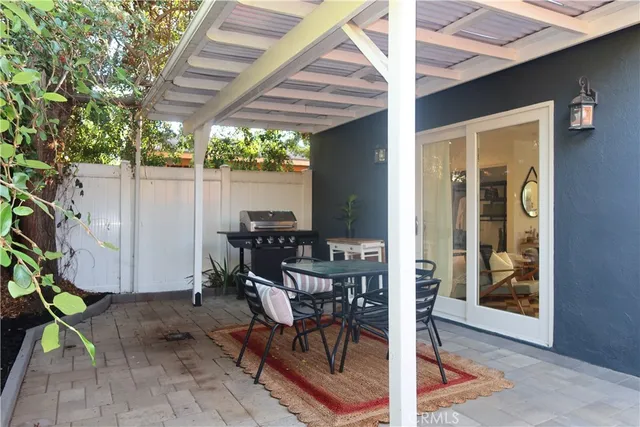 $1,999 | 6602 De Celis Place, Van Nuys, CA 91406