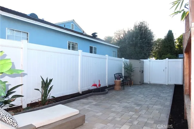 $1,999 | 6602 De Celis Place, Van Nuys, CA 91406