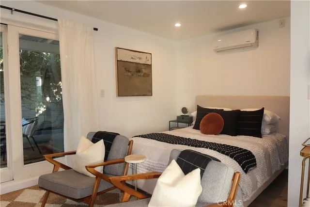 $2,300 | 6602 De Celis Place, Van Nuys, CA 91406