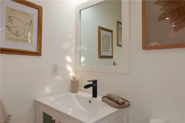 $2,300 | 6602 De Celis Place, Van Nuys, CA 91406