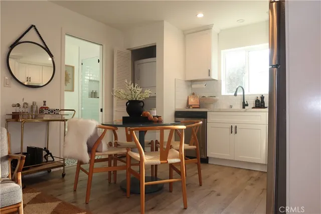 $1,999 | 6602 De Celis Place, Van Nuys, CA 91406