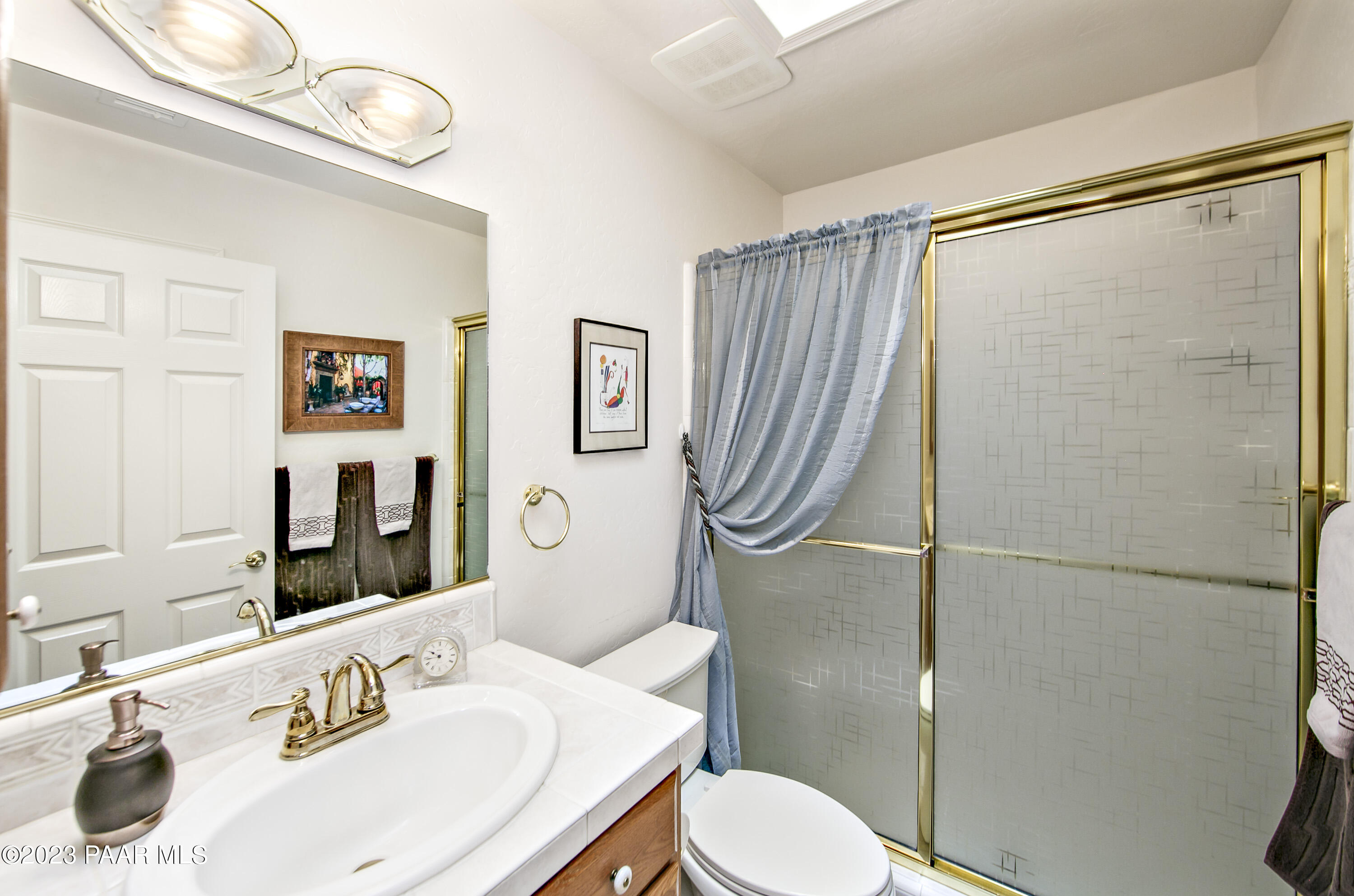 1195 West Timber Ridge Road Prescott, AZ 86303 - Photo 17 of 28 Guest Bath