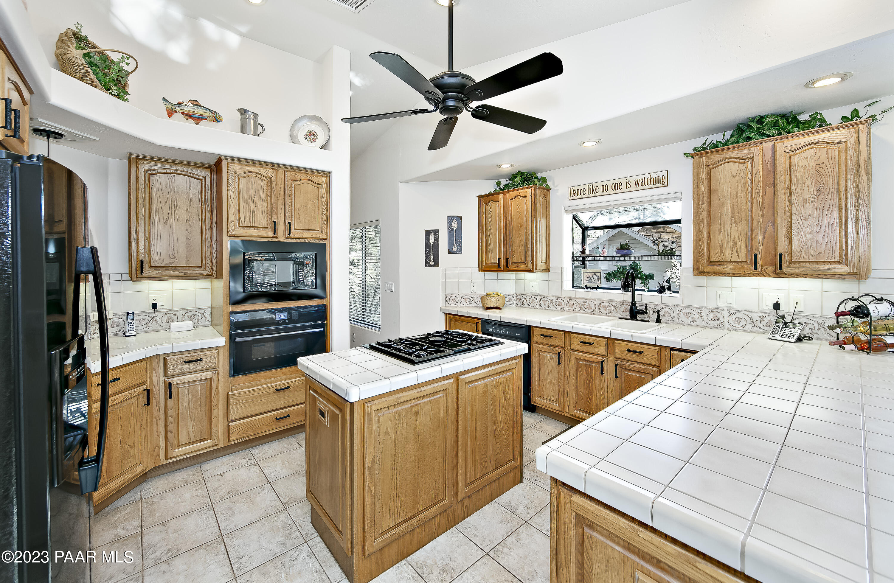 1195 West Timber Ridge Road Prescott, AZ 86303 - Photo 8 of 28 Kitchen