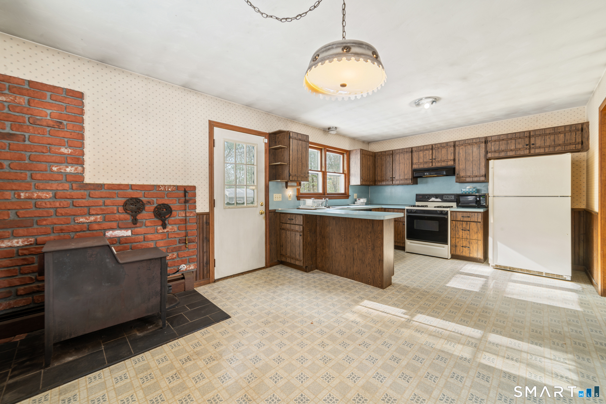 18 Manor Lane Wolcott, CT 06716 - Photo 16 of 38