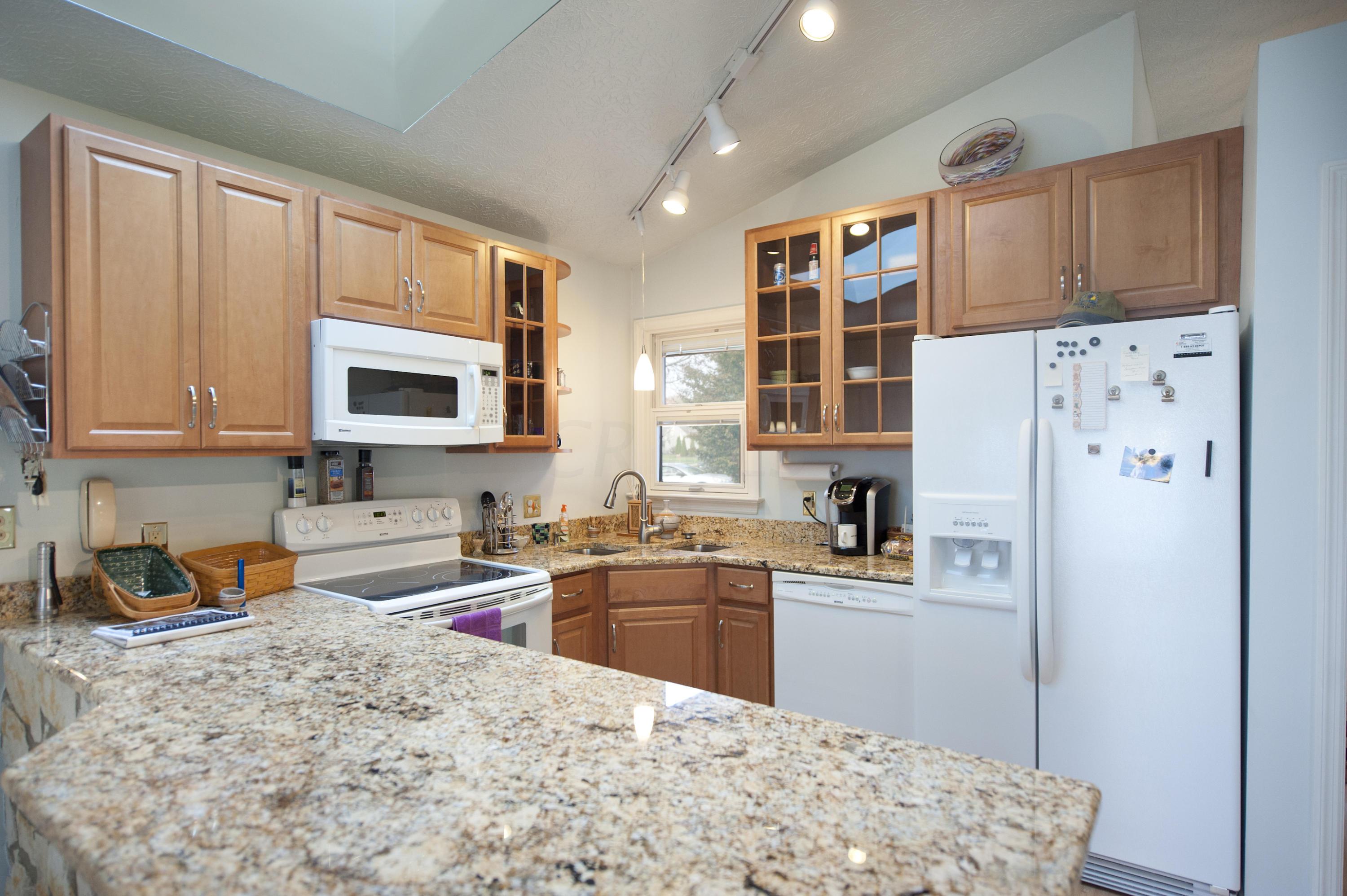 2804 Cooper Ridge Road Columbus, OH 43231 - Photo 9 of 25