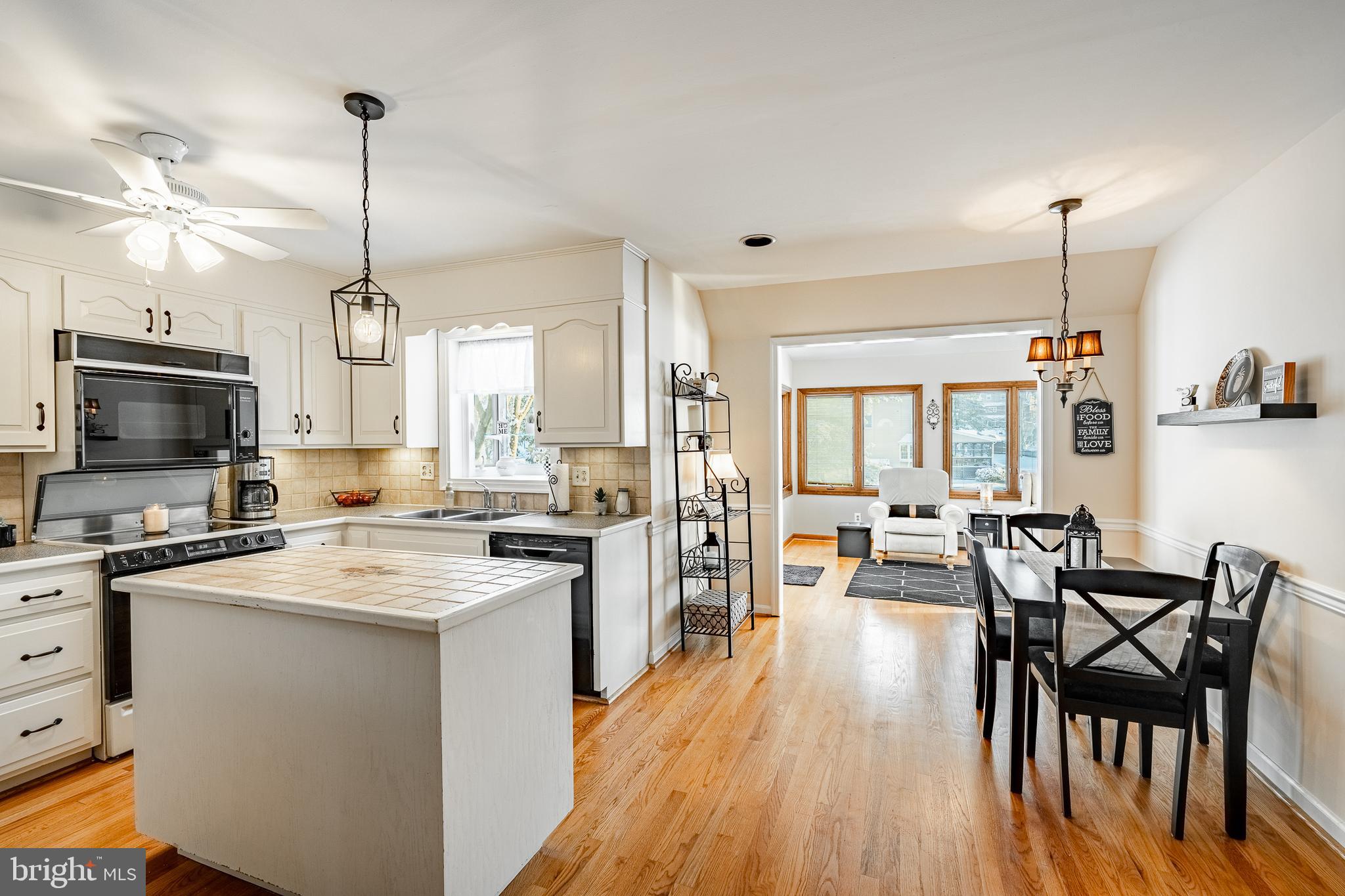 23 Newtown Woods Road Newtown Square, PA 19073 - Photo 11 of 41 Kitchen
