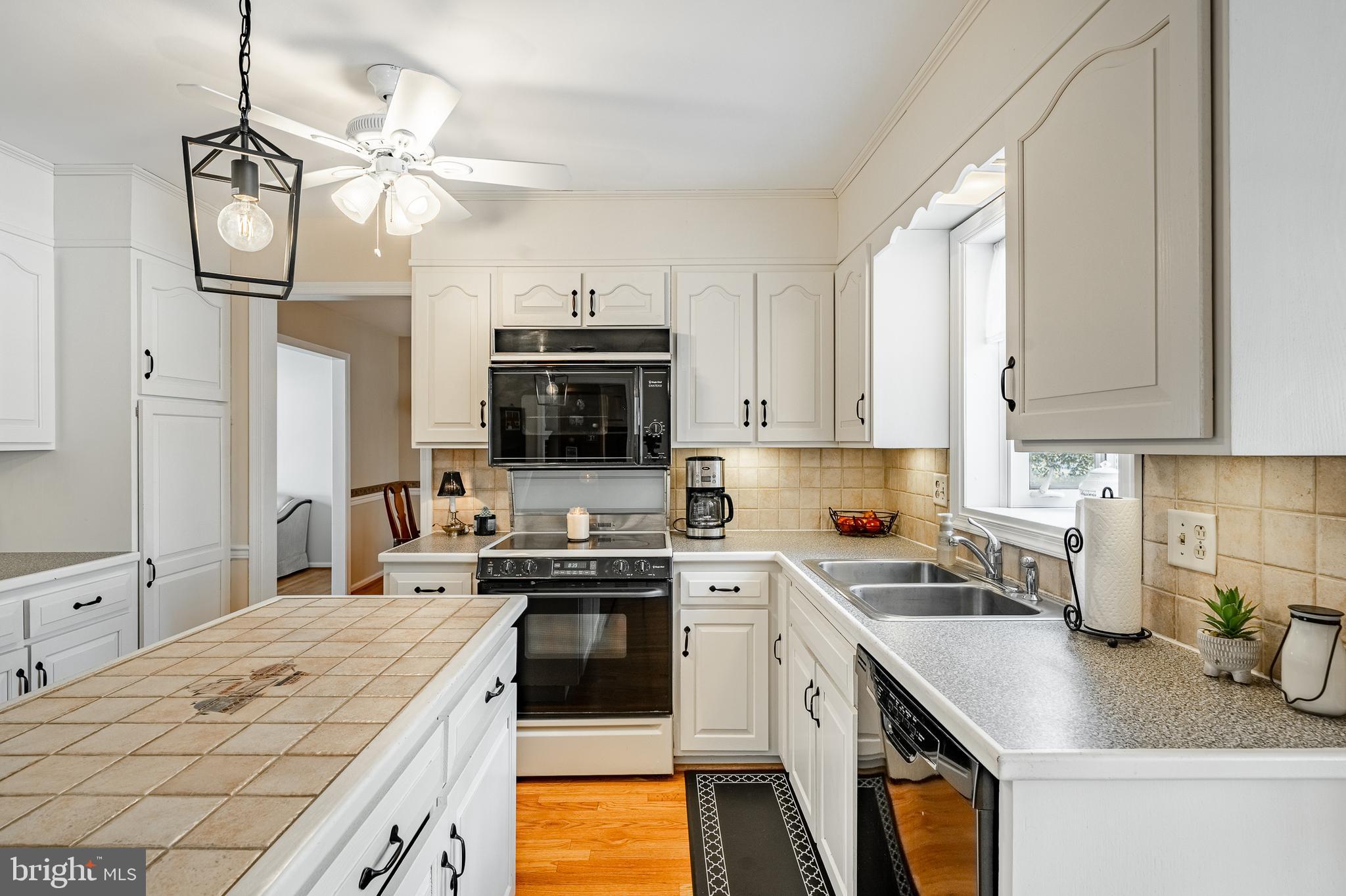 23 Newtown Woods Road Newtown Square, PA 19073 - Photo 12 of 41 Kitchen