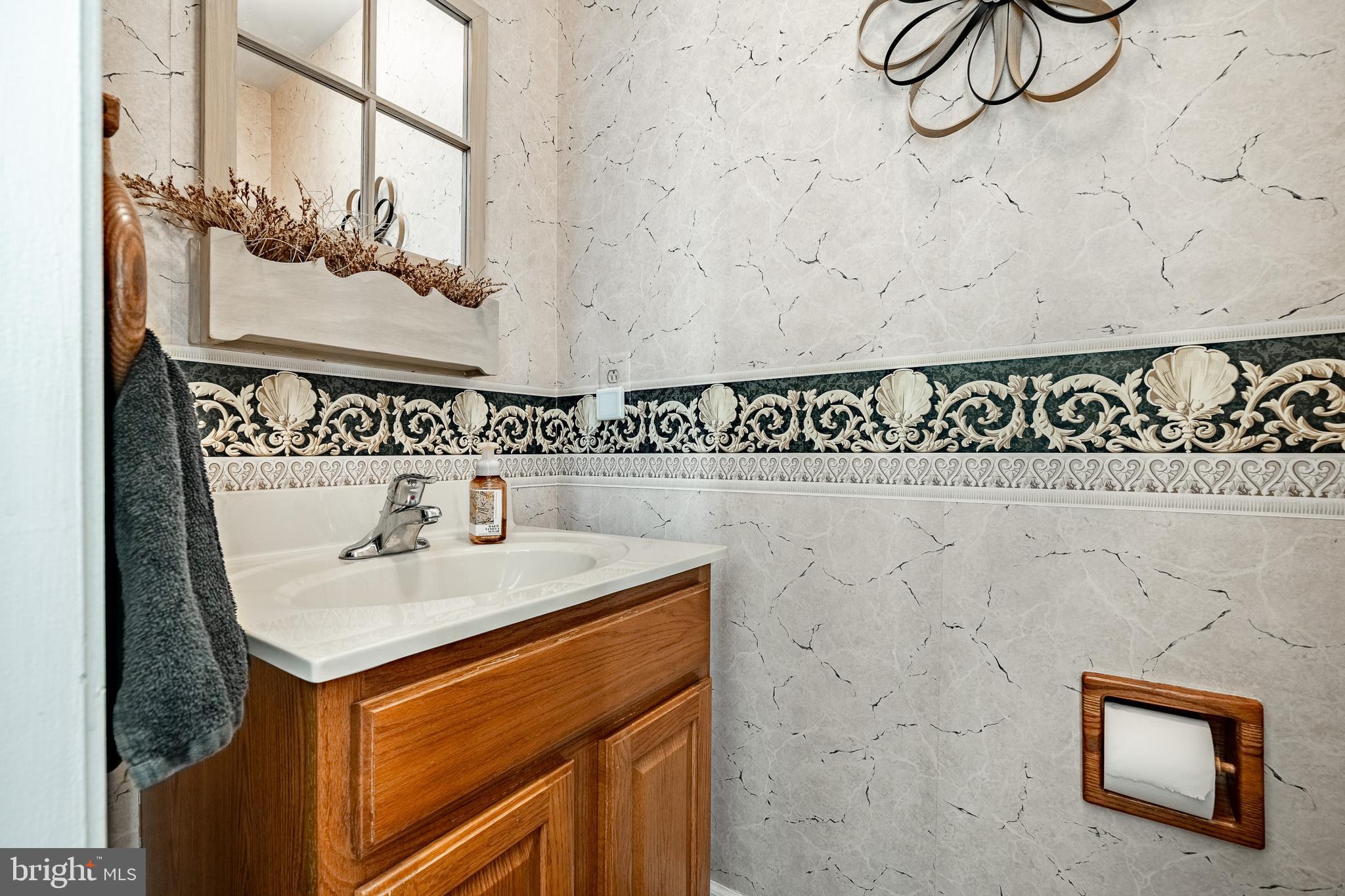 23 Newtown Woods Road Newtown Square, PA 19073 - Photo 20 of 41 First Floor Powder Room