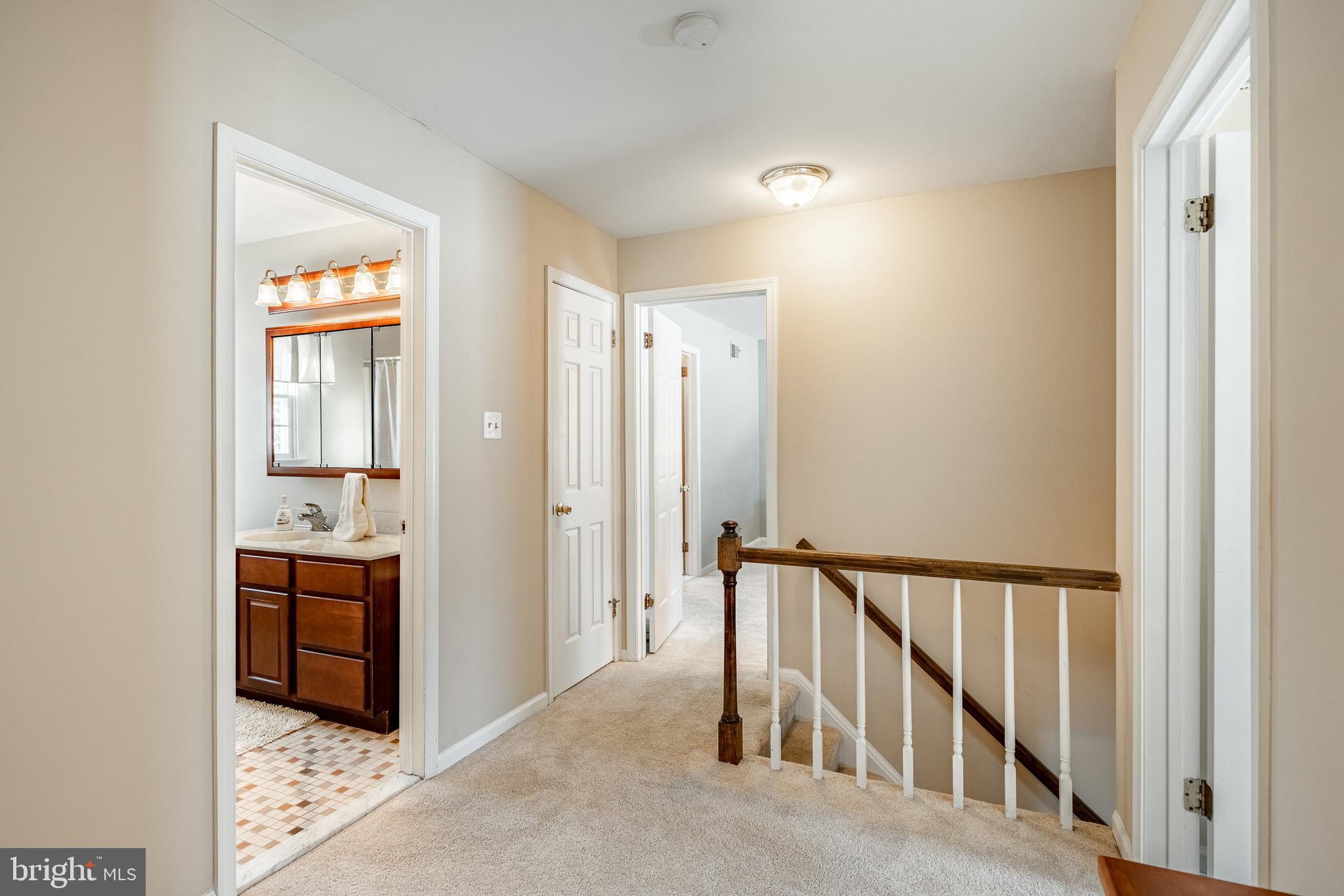 23 Newtown Woods Road Newtown Square, PA 19073 - Photo 21 of 41 2nd Floor Landing