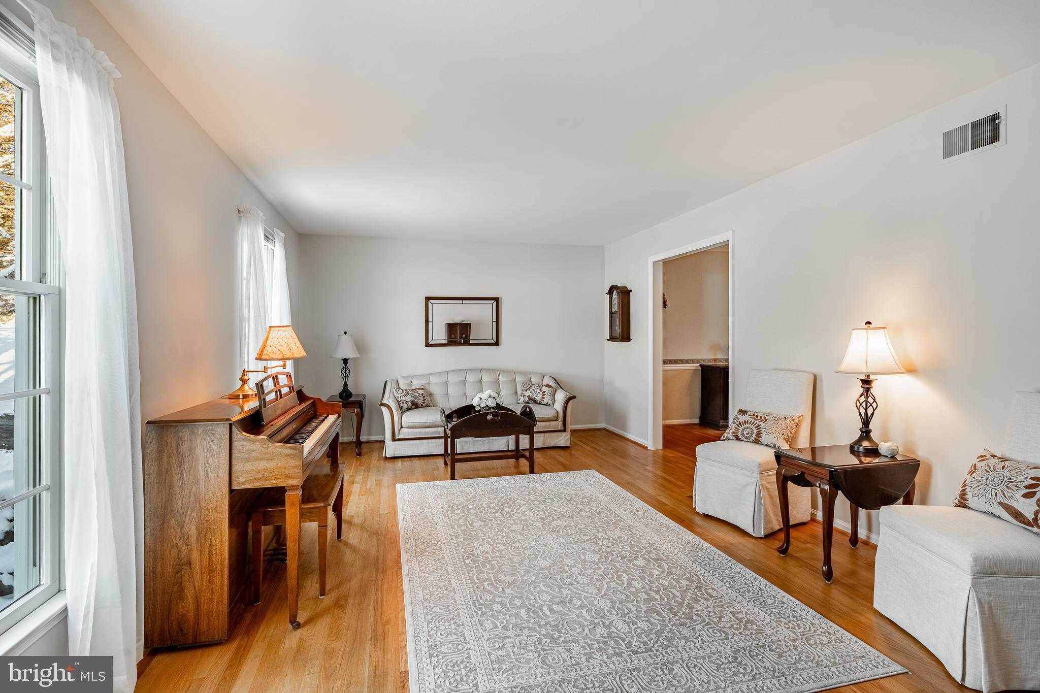 23 Newtown Woods Road Newtown Square, PA 19073 - Photo 6 of 41 Living Room