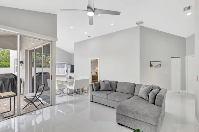 $7,500 | 7 Wyndham Lane, Palm Beach Gardens, FL 33418