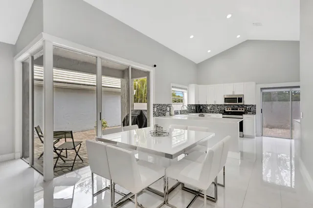 $7,500 | 7 Wyndham Lane, Palm Beach Gardens, FL 33418