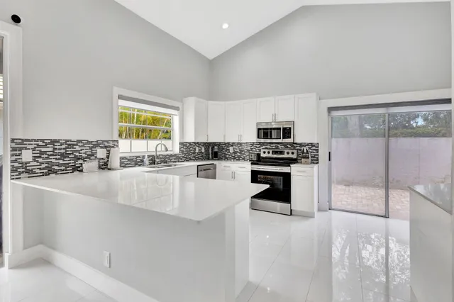 $7,500 | 7 Wyndham Lane, Palm Beach Gardens, FL 33418