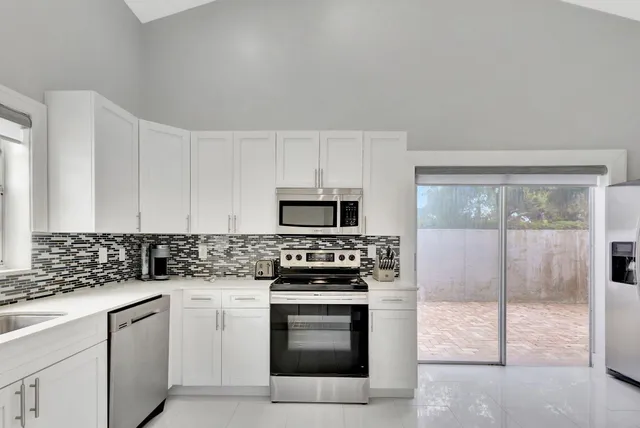 $7,500 | 7 Wyndham Lane, Palm Beach Gardens, FL 33418