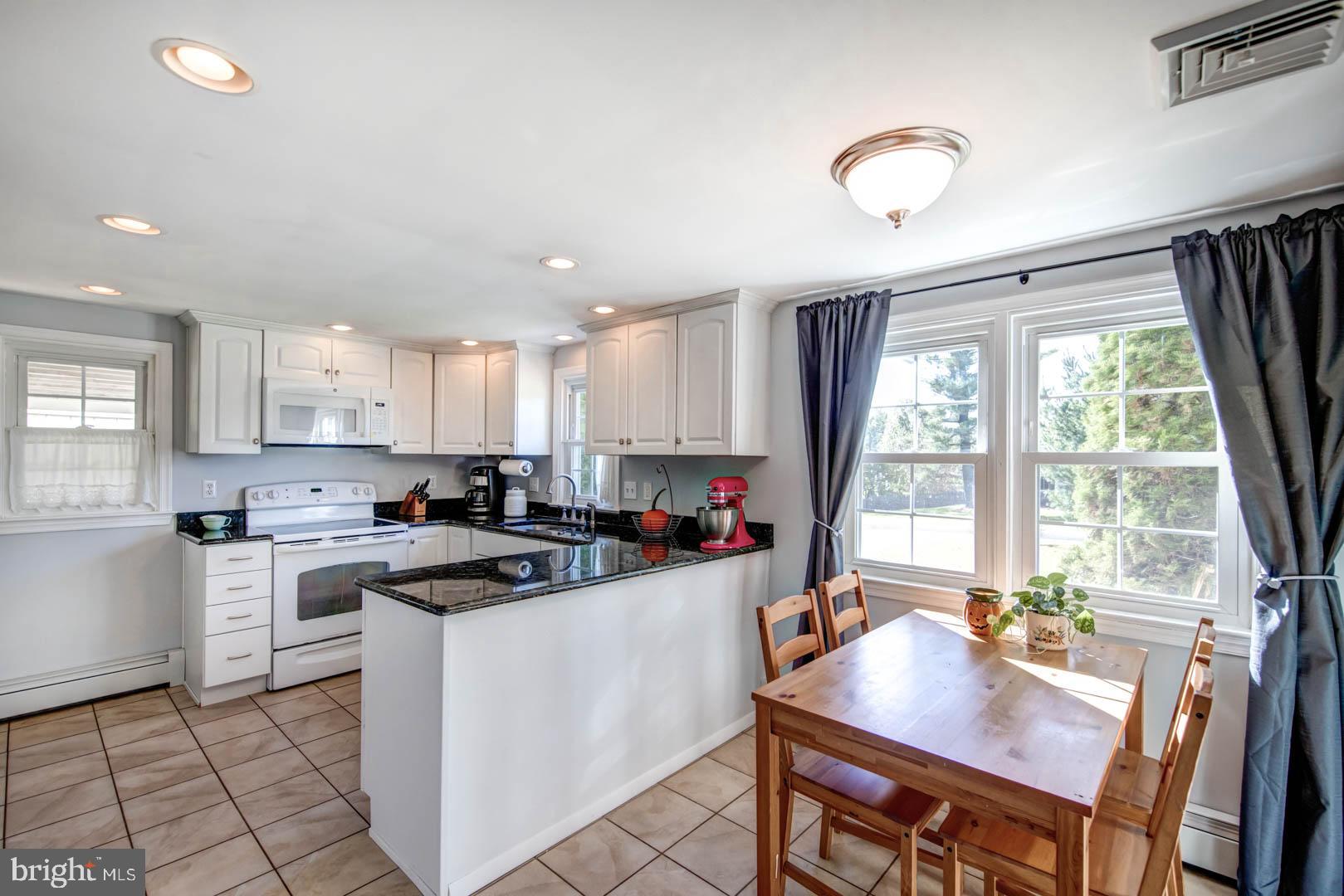 11 Opperman Drive Spring City, PA 19475 - Photo 10 of 33 Eat-in Kitchen