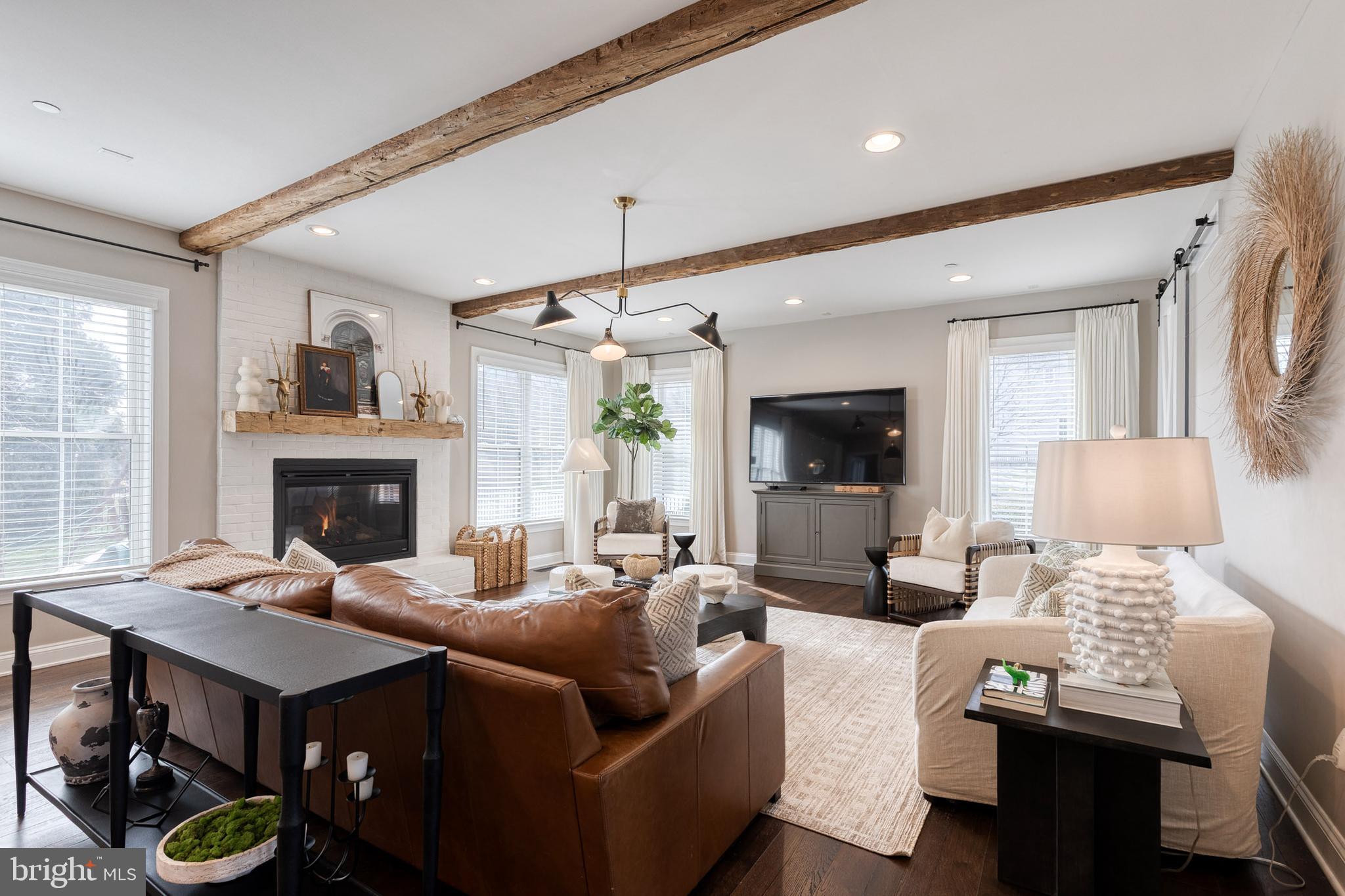 3997 Manor Oaks Road Phoenix, MD 21131 - Photo 11 of 70 Living room