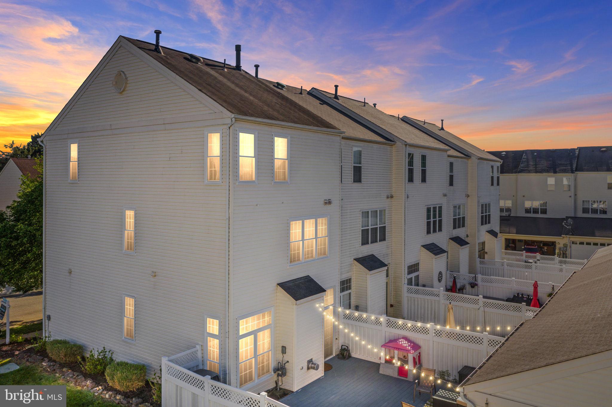 43068 Eustis Street Chantilly, VA 20152 - Photo 2 of 43