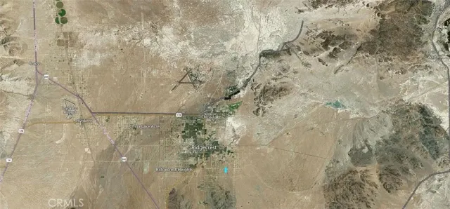 view of a yard and garage