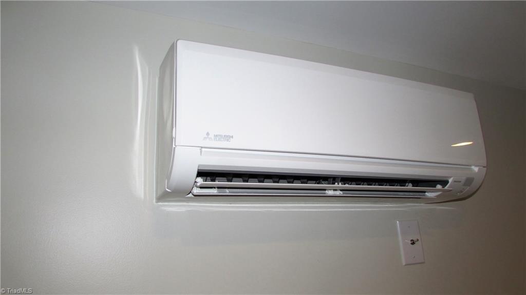 712 Friar Tuck Road Winston-Salem, NC 27104 - Photo 14 of 29 Split Heat Playroom