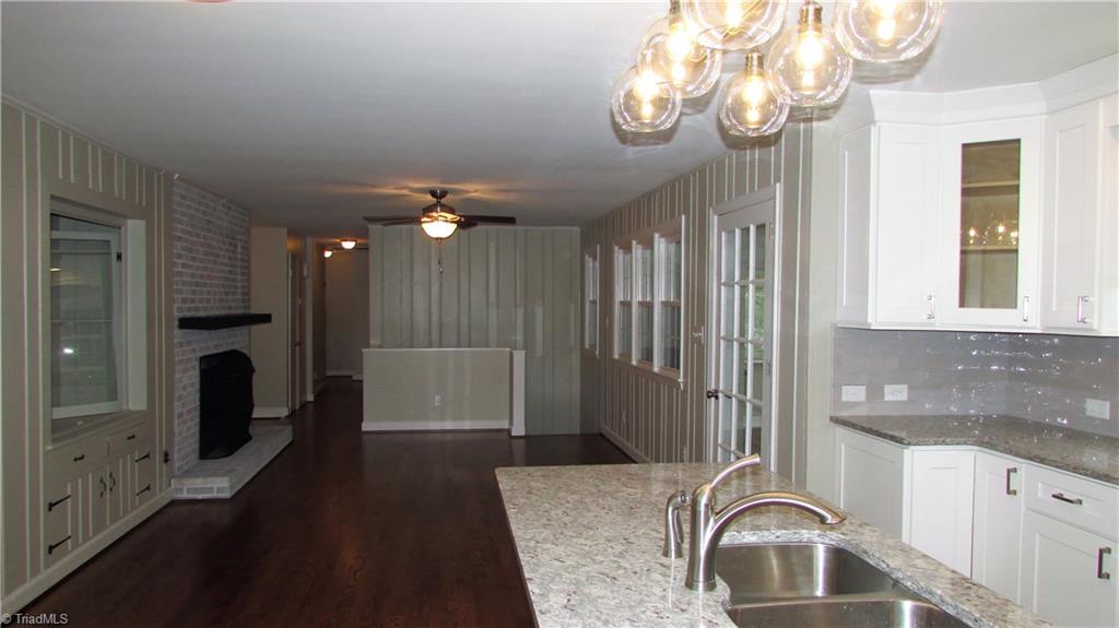 712 Friar Tuck Road Winston-Salem, NC 27104 - Photo 4 of 29 Great Room