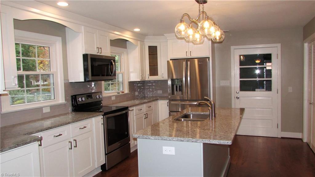 712 Friar Tuck Road Winston-Salem, NC 27104 - Photo 8 of 29 Kitchen