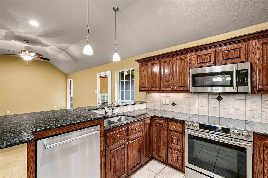 9417 Ravenswood Road Granbury, TX 76049 - Photo 11 of 39