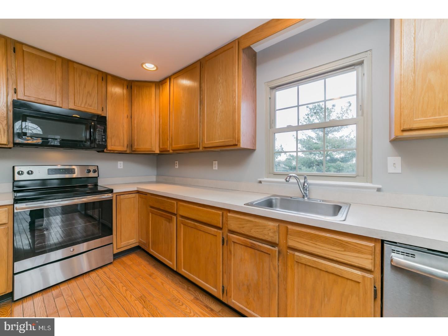 5062 Raintree Court Doylestown, PA 18902 - Photo 10 of 25 Kitchen