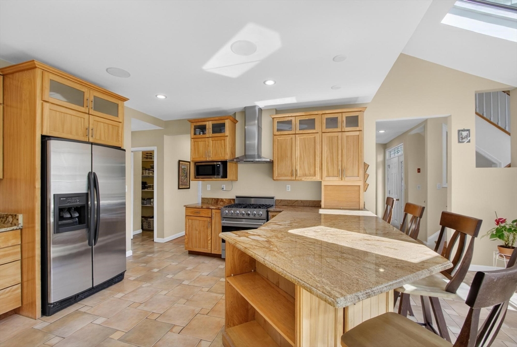 12 Middle Street Lexington, MA 02421 - Photo 7 of 26