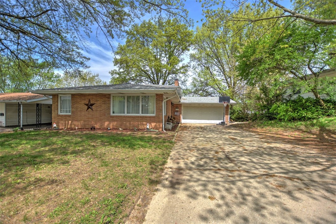 3173 Holly Drive Decatur, IL 62526 - Photo 1 of 29