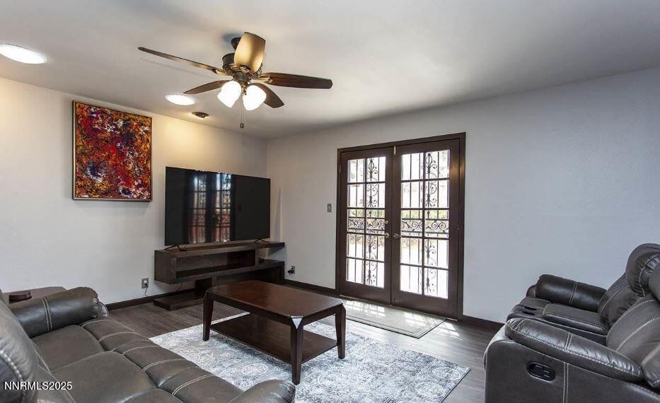 7050 Pembroke Drive Reno, NV 89502 - Photo 9 of 32 a living room with furniture and a window